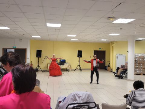 Un concert offert par les blouses roses Un concert offert par les blouses roses