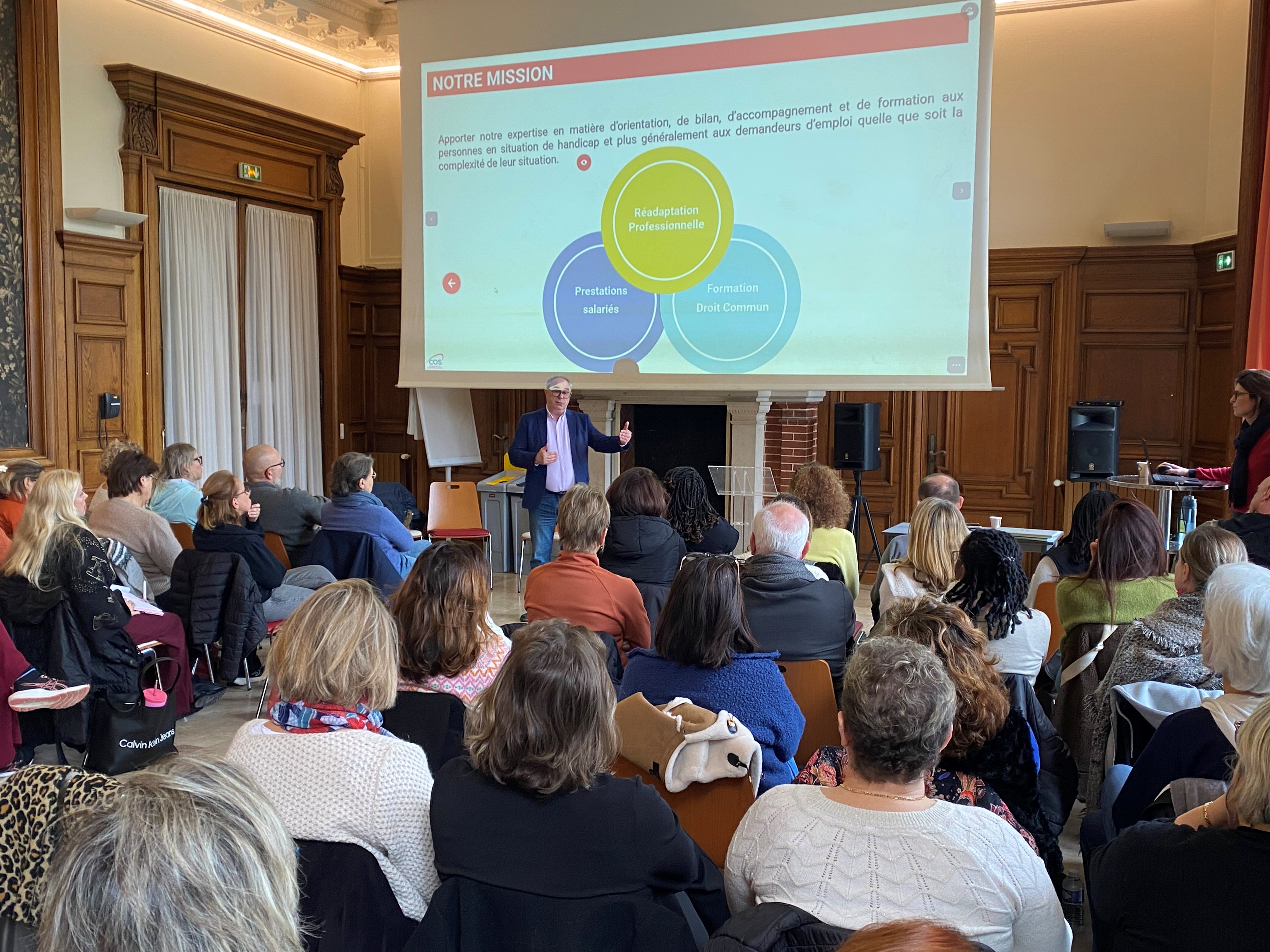 Sensibilisation au handicap : 60 managers du CH Sud 77 en immersion au COS CRPF