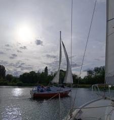 Initiation à la voile : cap sur la confiance pour nos stagiaires